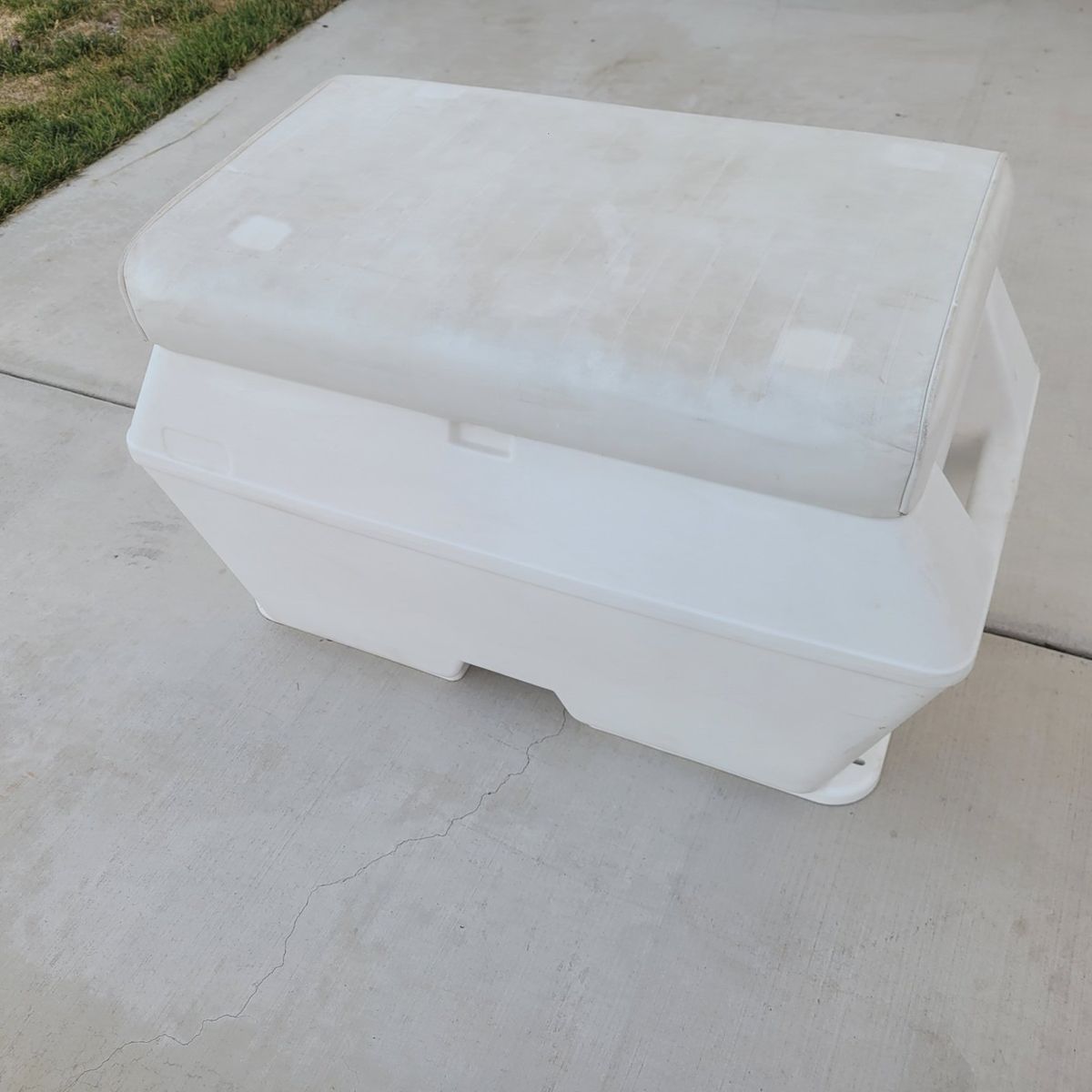 Marine Cooler with Cushion Seat and deck mount - White, Durable Plastic, 50-quart