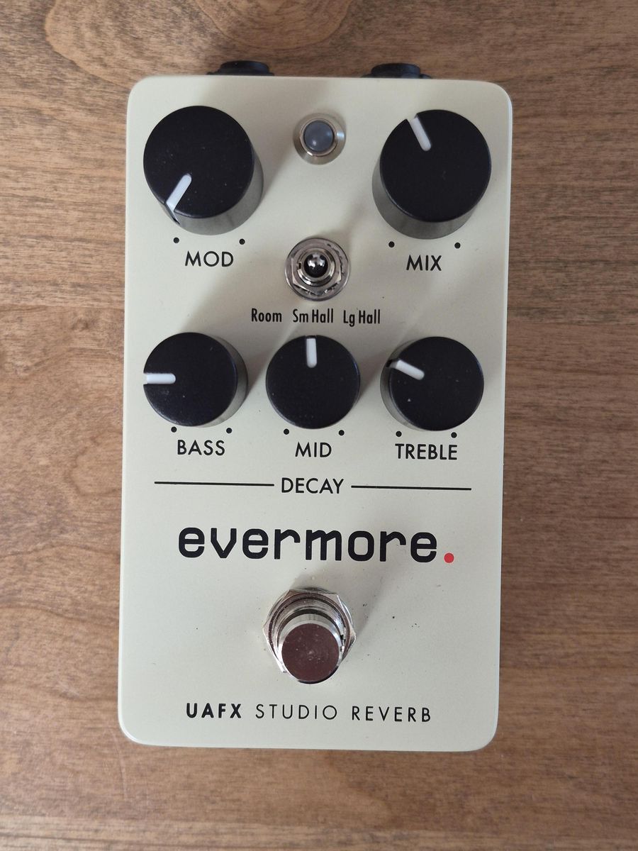 Universal Audio (UAFX) "Evermore Studio Reverb" pedal - pristine!