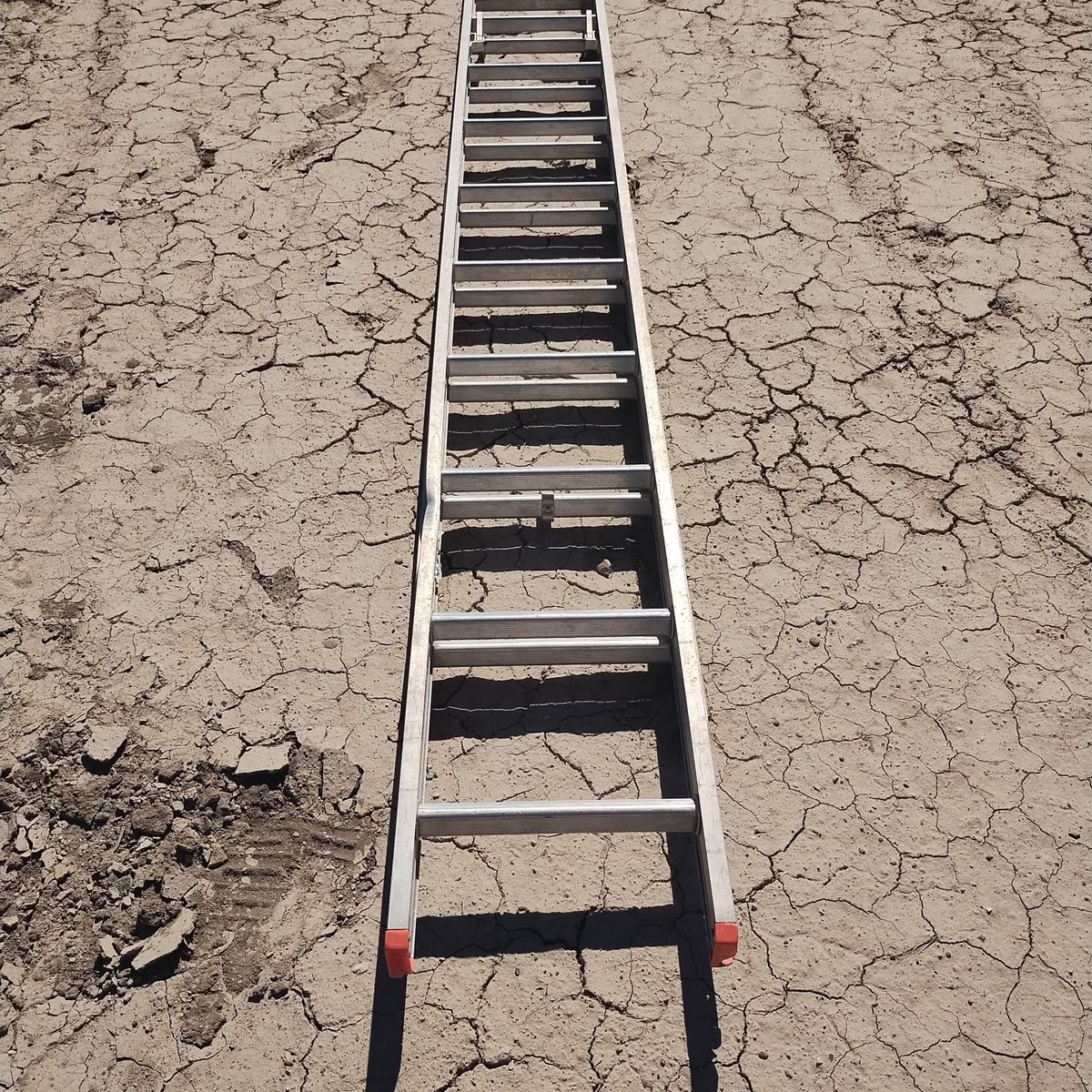 2 12' extension ladders