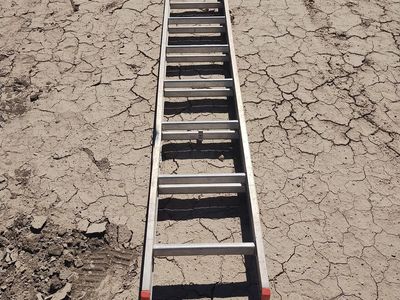 2 12' extension ladders