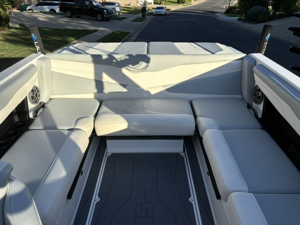 Main image 3