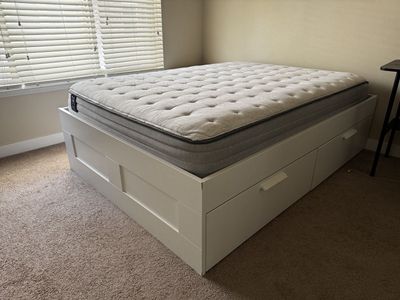 IKEA FULL Size Platform Bed w/STORAGE (4 DRAWERS/USED)