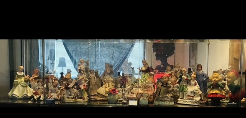 Antique porcelain : ceramic china Figure Lot