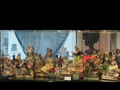 Antique porcelain : ceramic china Figure Lot