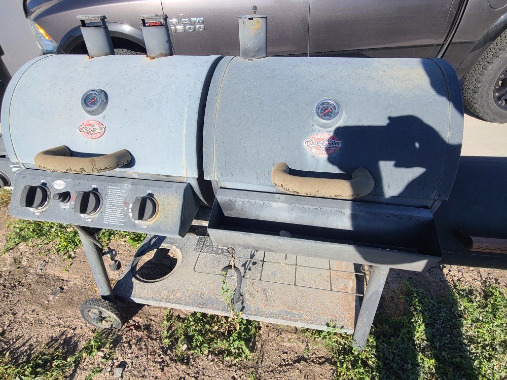 Char-Griller Combo Gas and Charcoal Grill with Offset Smoker