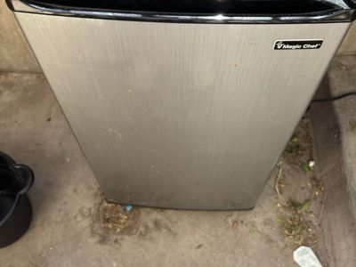 Mini fridge