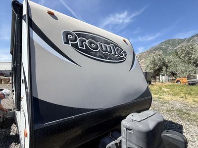 2016 Prowler Camper