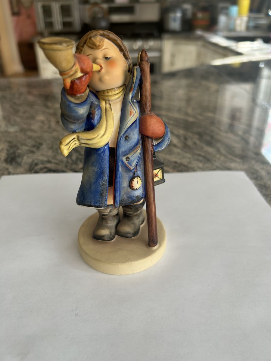 Vintage Hummel “Hear Ye, Hear Ye” (Town Crier) #16/2 – Goebel – West Germany