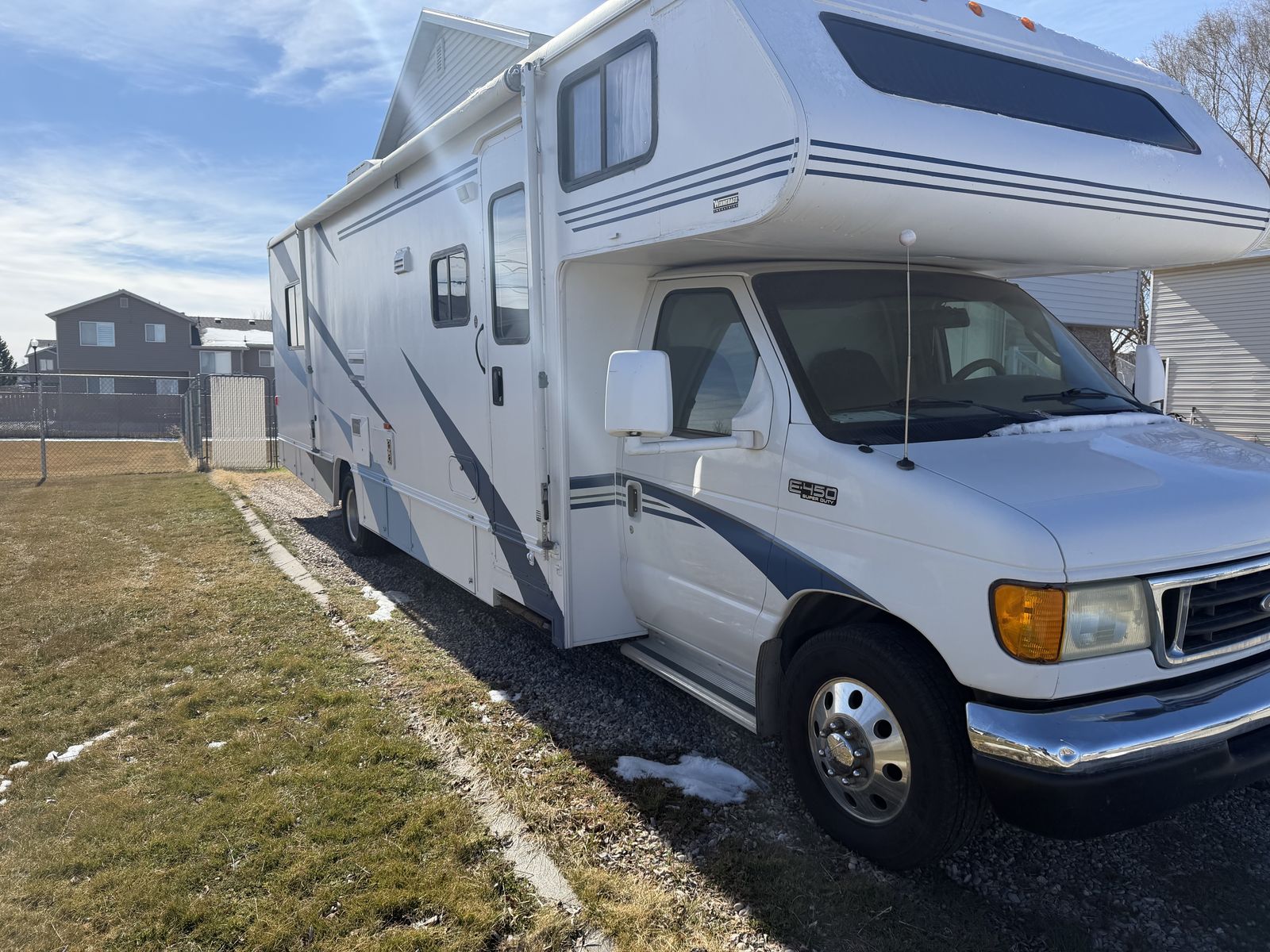 2004 FORD E450