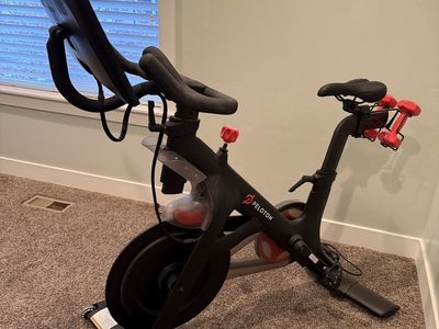 Peloton Bike with Accessories – Only 75 Workouts! Excellent Condition