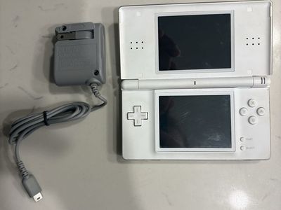 Nintendo DS Lite White + Charger – Fully Tested & Working