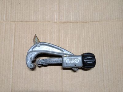 pipe cutter