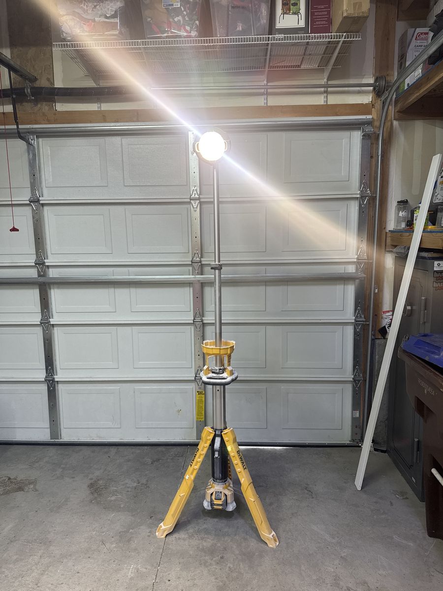 Dewalt Light with Battery 60v