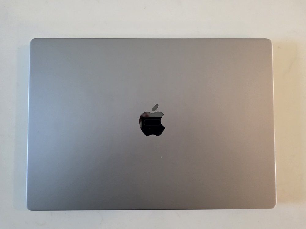 Apple MacBook Pro 2021 M1 Max 16” 64GB RAM 1TB HD