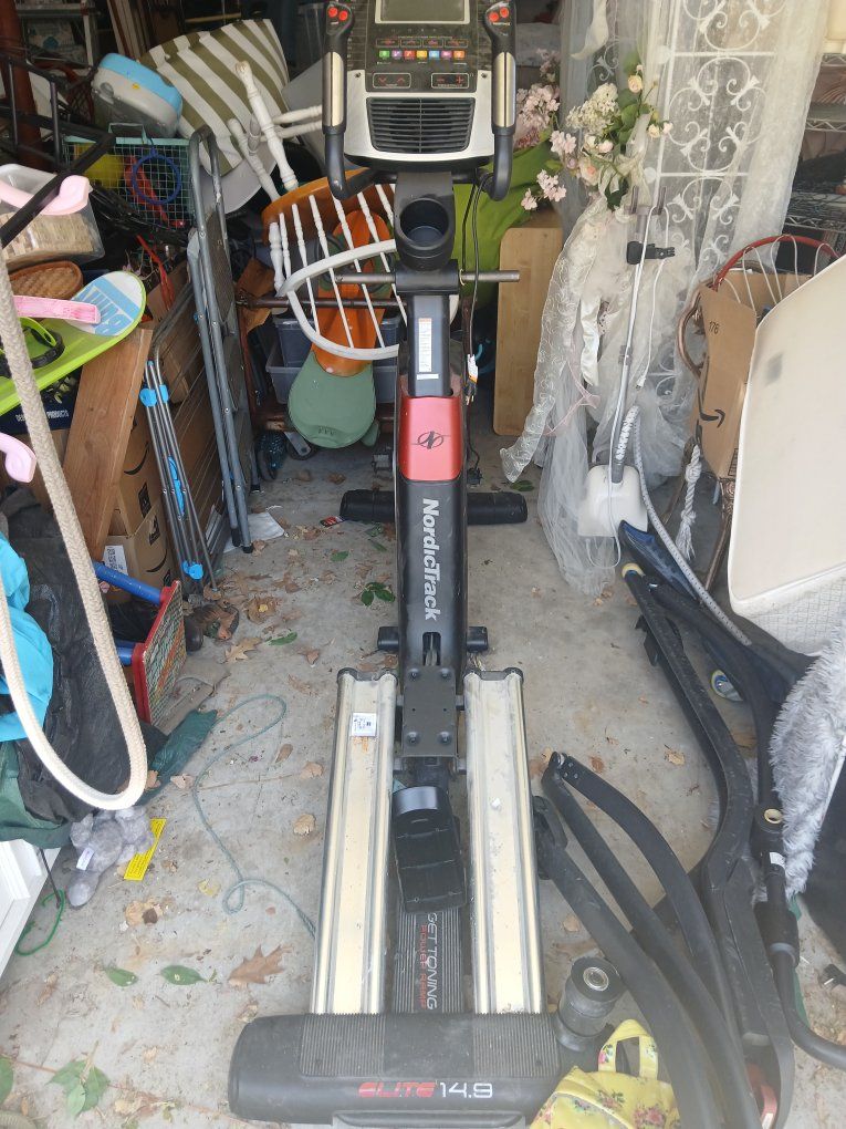 NordicTrack Elite 14.9 Elliptical Machine - Heavy Duty Cardio Fitness Equipment