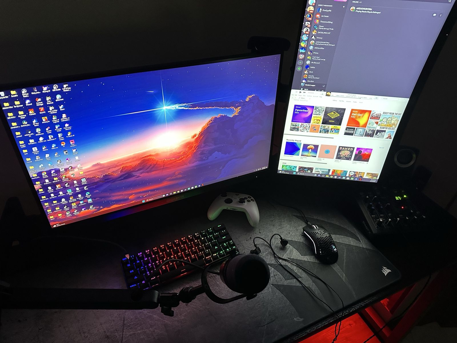 Custom Built Gaming PC/Setup