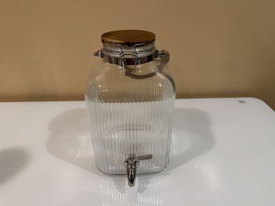 Glass Drink Dispenser with Wooden Lid and Spigot - Clear Ribbed Design with Rope Handle
