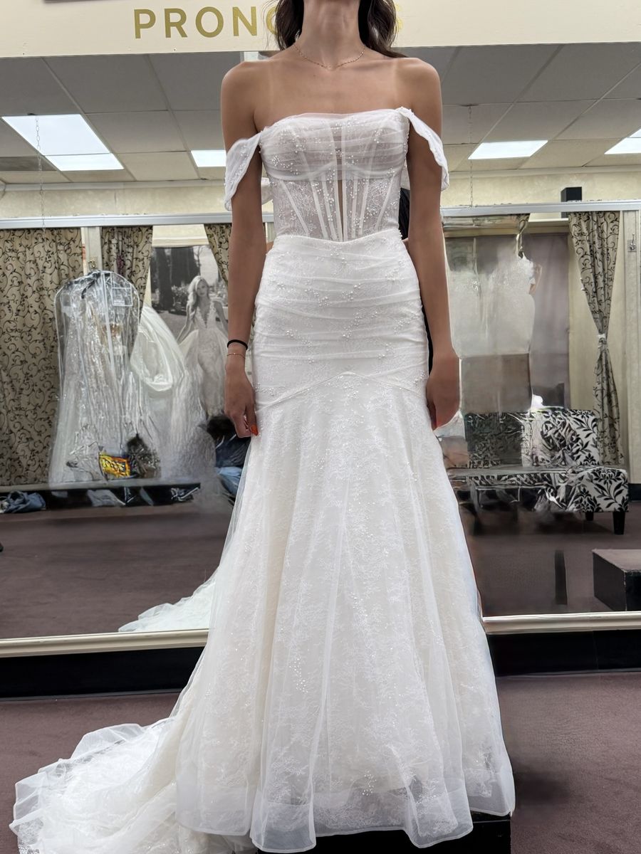 Off shoulder wedding dress