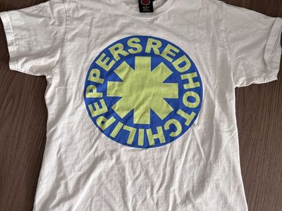Men’s Large Red Hot Chili Peppers T-shirt