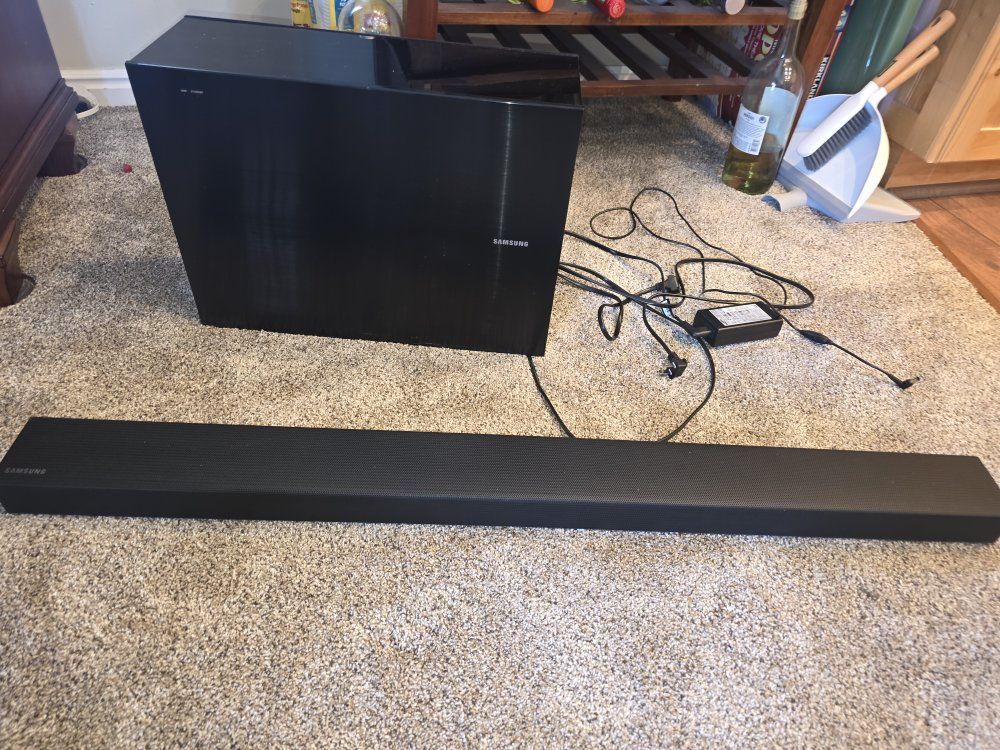 Samsung Soundbar w/ Subwoofer for sale $100
