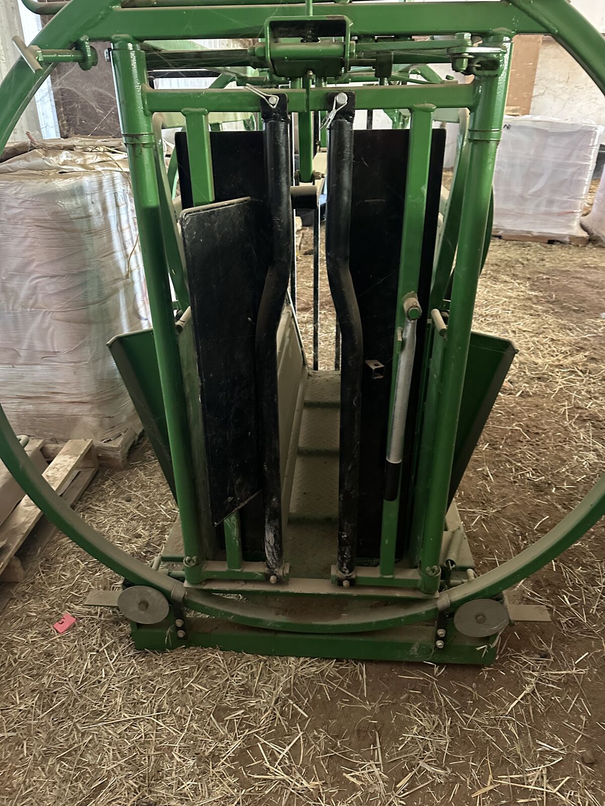 Real Tuff calf chute