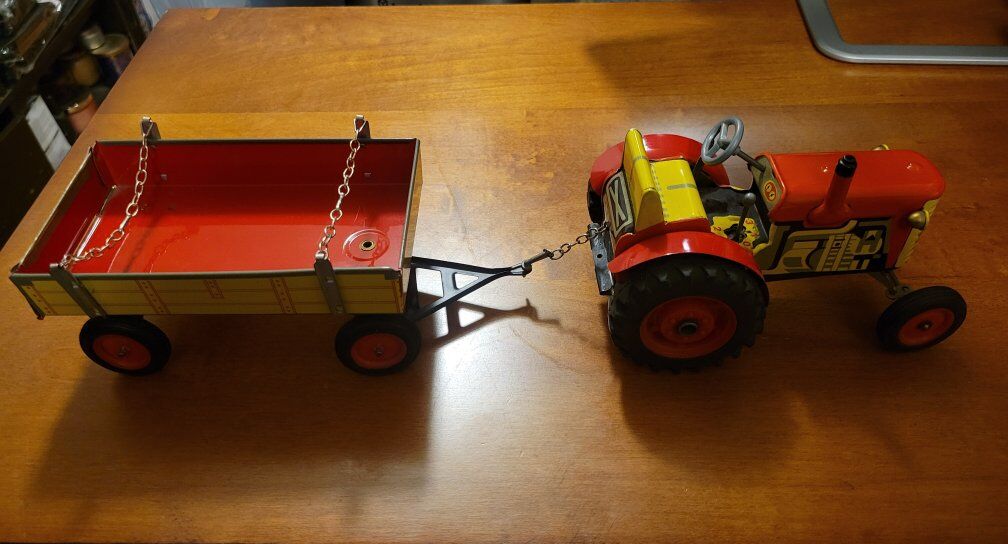 VINTAGE KOVAP TIN WIND UP TOY ZETOR TRACTOR AND TR