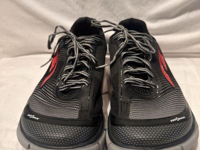 Altra Torin 2.5 men’s size 8.5 black/gray with red trim, running shoes