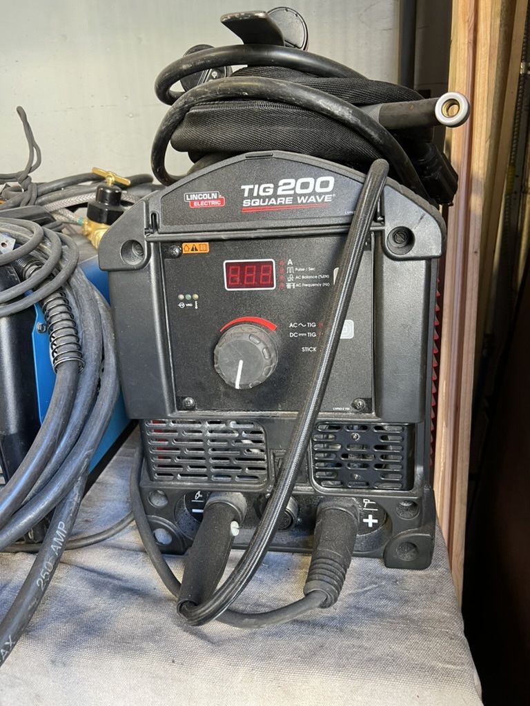 Lincoln Electric Square wave 200 TIG welder