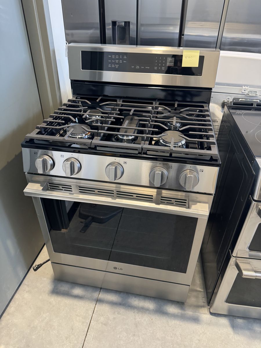 Customer Return LG Gas Range W Air Fryer