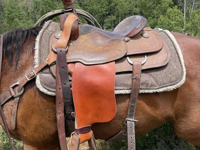 15 in Stray Star Team Roping Saddle