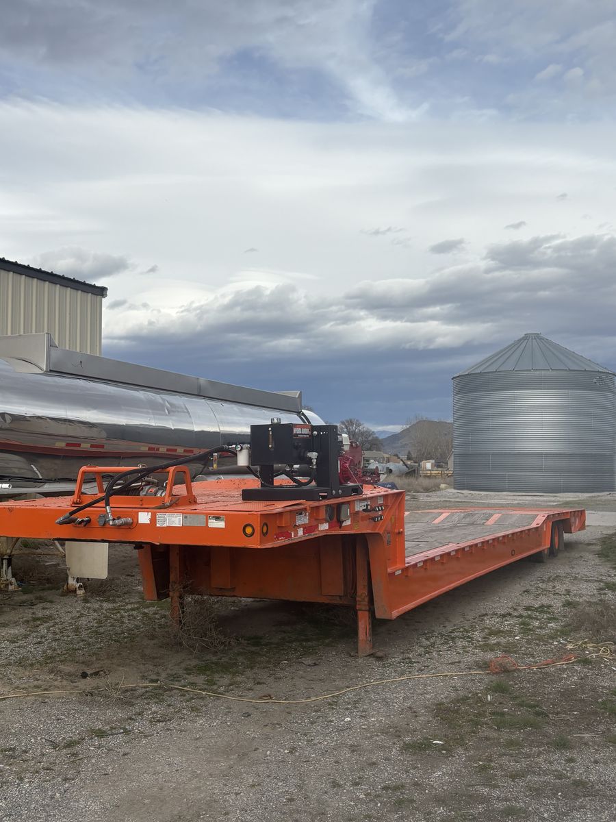 Trail king equipment trailer