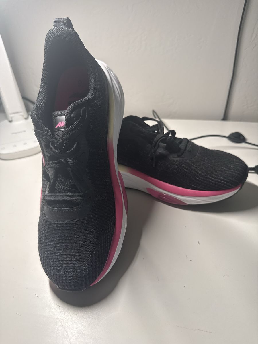 Brand New Avia Black and Pink Athletic Sneakers Size 9.5W