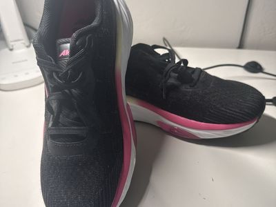 Brand New Avia Black and Pink Athletic Sneakers Size 9.5W