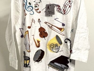 Avani Del Amour White Top Embroidery M Size NWT