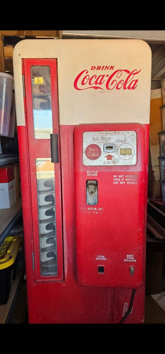 Coke/Coca-Cola/Pepsi Machine