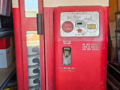 Coke/Coca-Cola/Pepsi Machine