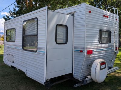 1996 Skyline Aljo Model 2755 Fifth Wheel (Wellsville)