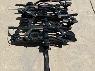 Yakima 4 or 2 bike carrying rack