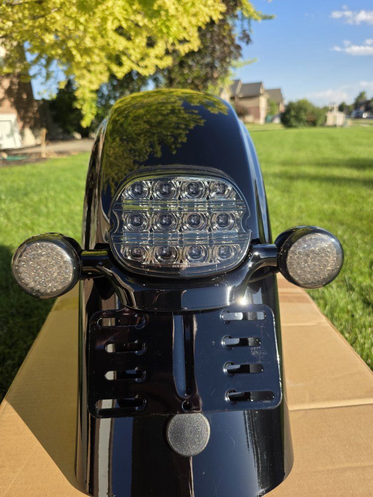 Harley-Davidson OEM Rear Fender + LED Tail Light Assembly – Fits 2014–2023 Road Glide / Touring Mode
