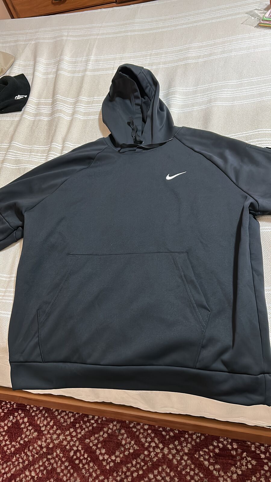 Nike Therma Hoodie L BRAND NEW