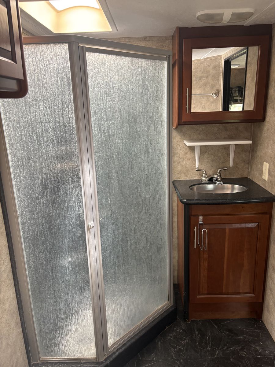 Main image 10