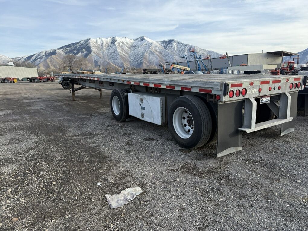 1997 Chaparral Flatbed