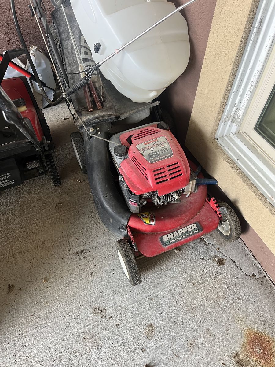 Snapper Lawn Mover With Bag