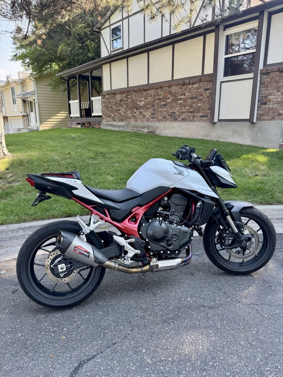 Honda CB750 Hornet Motorcycle / Yoshi parts