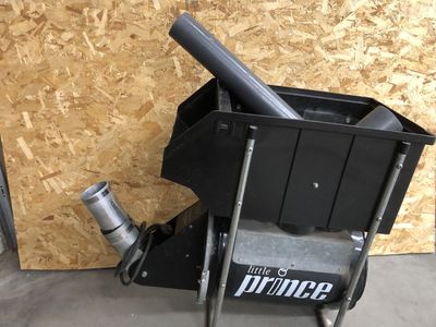 Little prince tennis ball machine