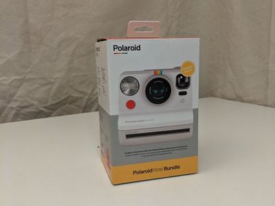 Polaroid Now Autofocus I-Type Instant Camera Bundle - White