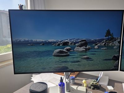 Dell UltraSharp 32" 4K Monitor - Excellent Condition