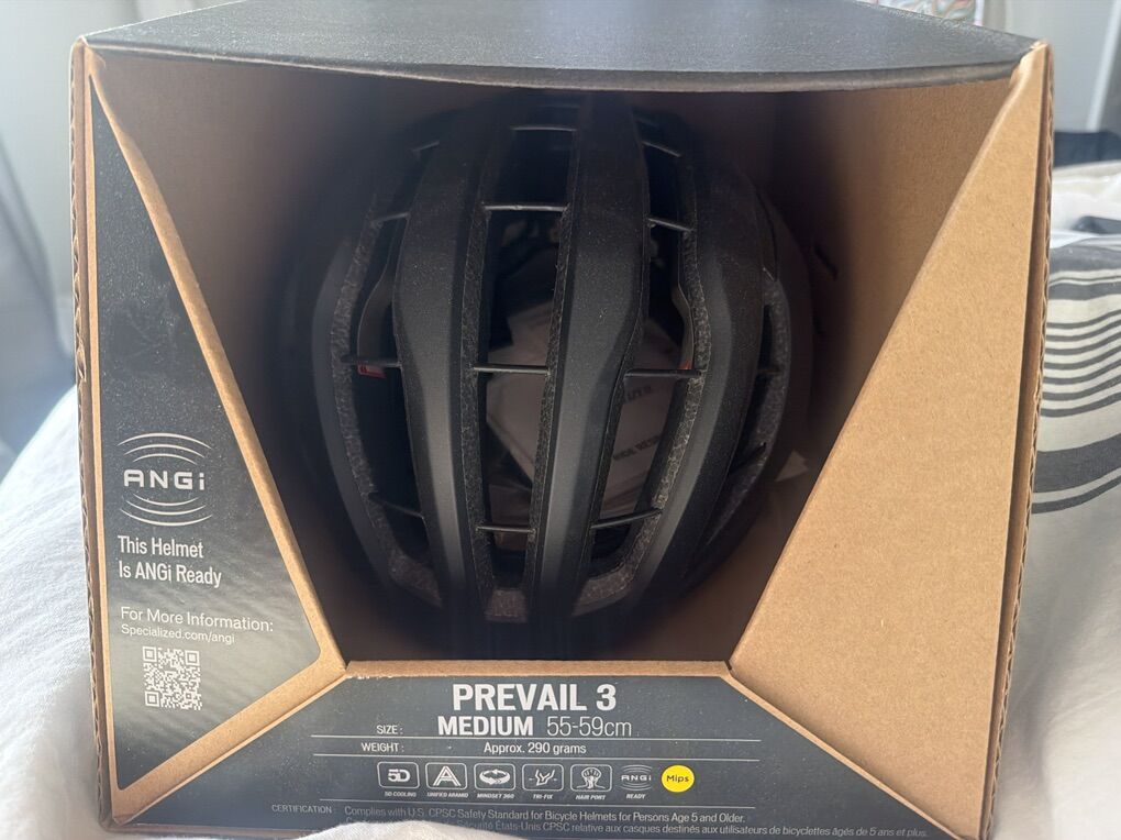 NEW unused Black Specialized Prevail 3 Medium