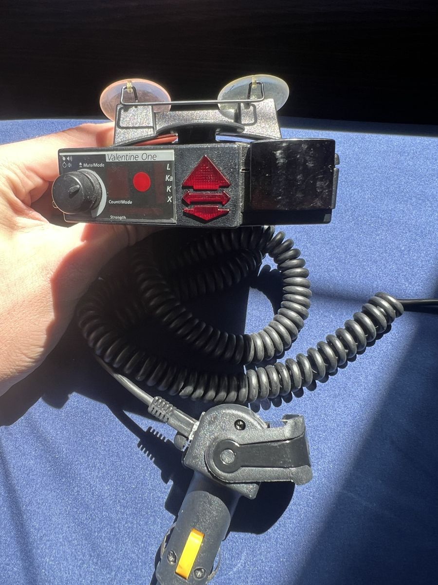 Valentine 1 radar detector W original cable and suction cups 180 OBO