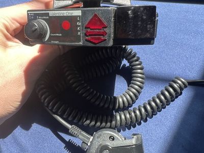 Valentine 1 radar detector W original cable and suction cups 180 OBO